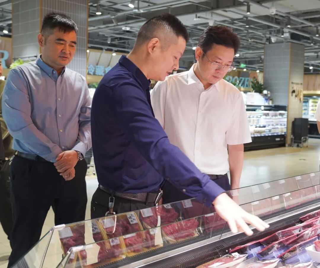 黄军其督导检查节前安全生产、食品安全包保工作