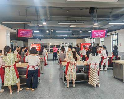 “焙”感温暖，凝聚“她”力量！雨花区妇联组织执委开展烘焙体验活动